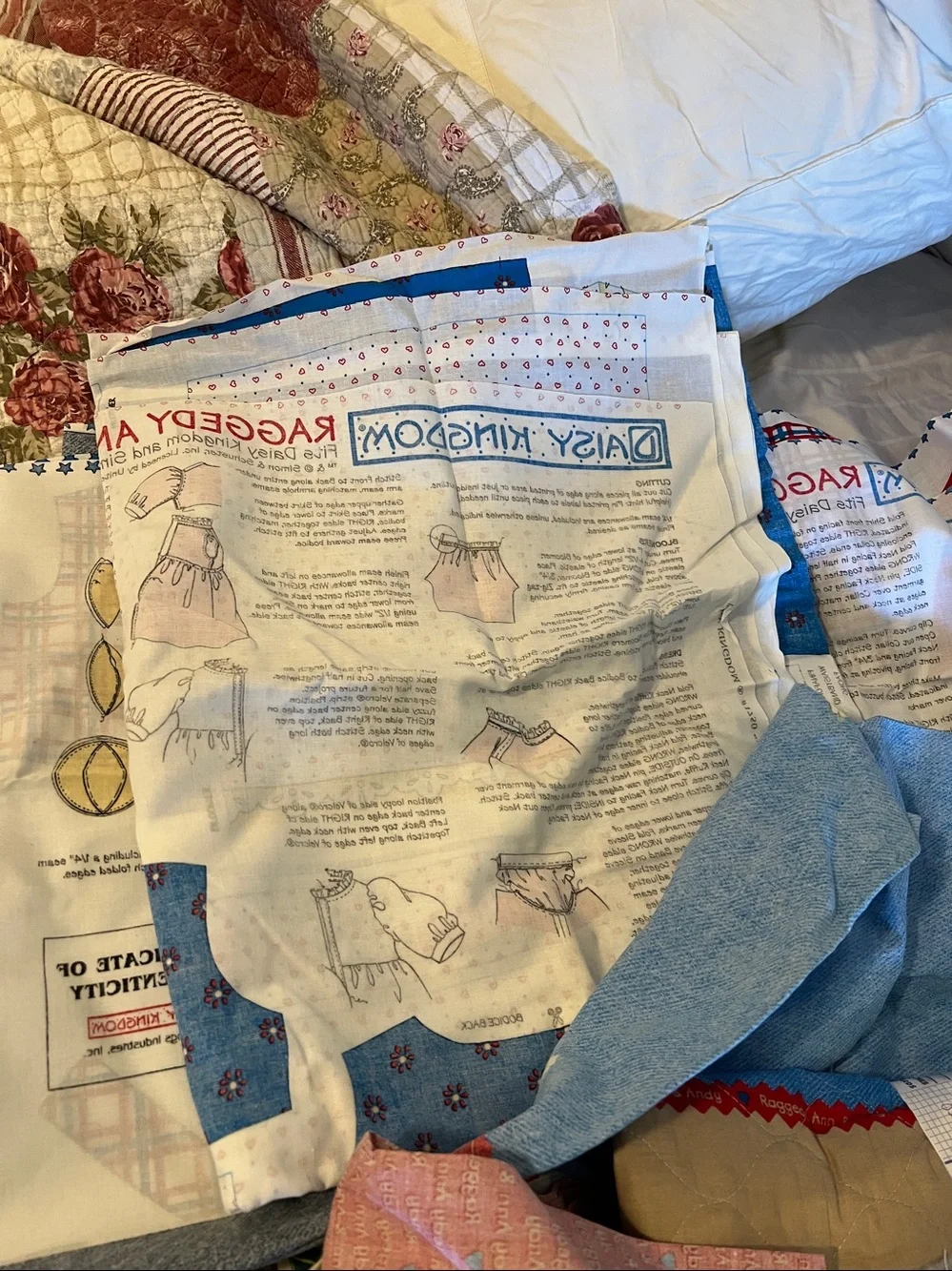 Huge Raggedy Ann & Andy Fabric quilting lot - Picture 7 of 10
